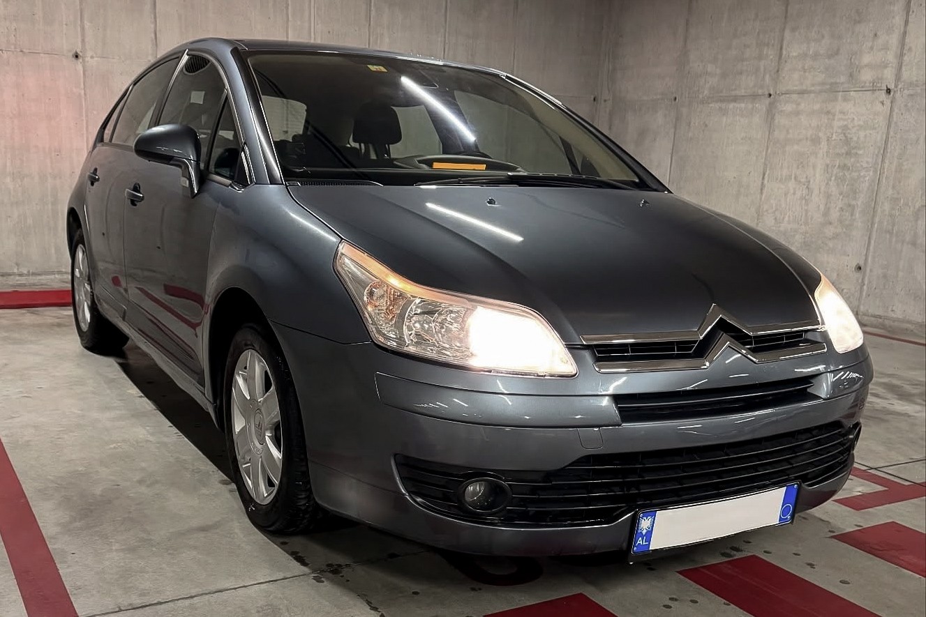 Citroën C4 rental in Tirana
