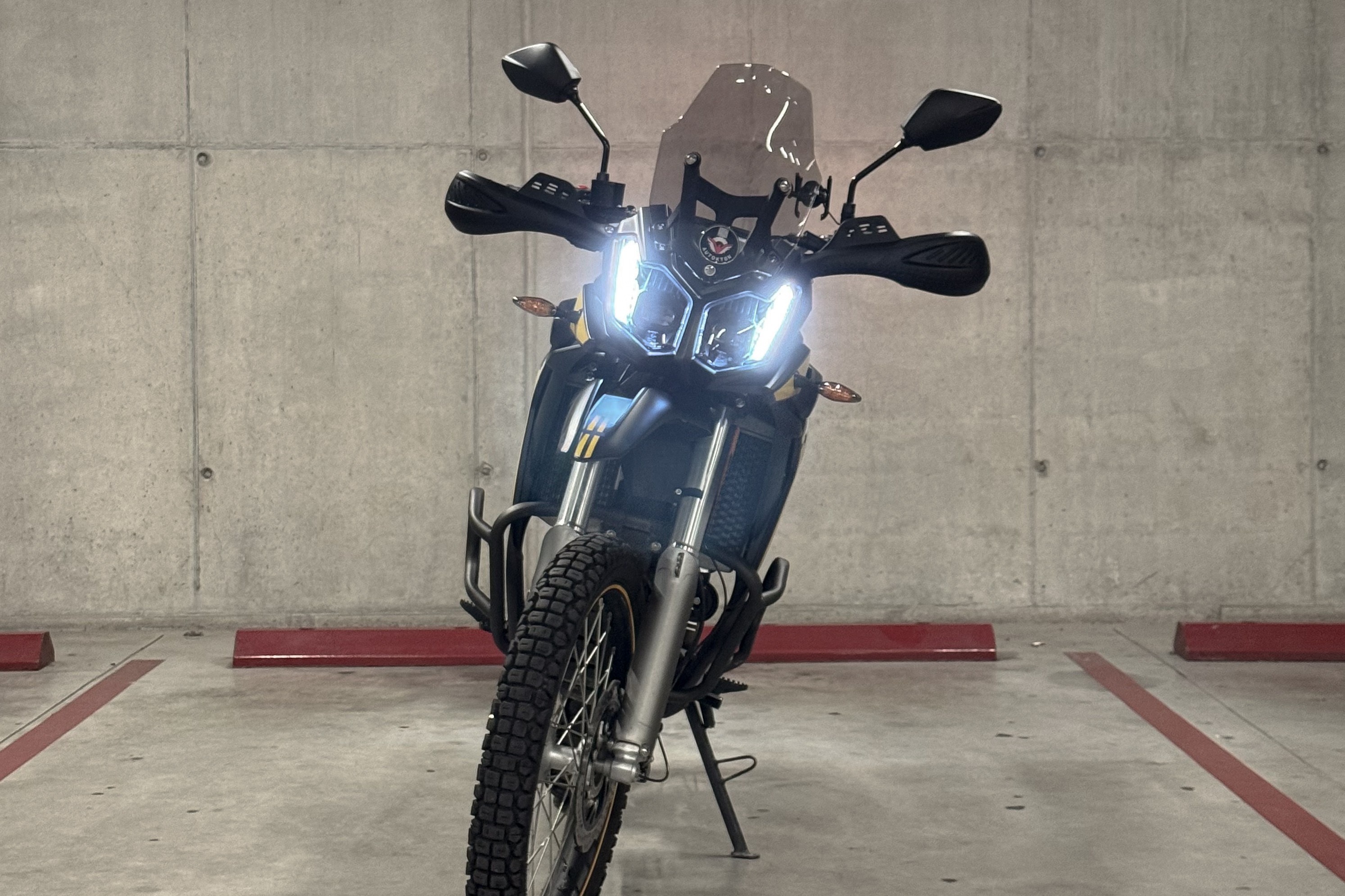 Left side view of Voge 300 Rally motorcycle rental